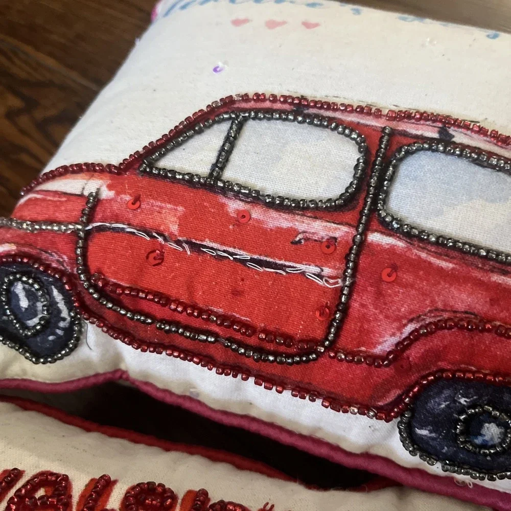 2 Hearts And Kisses Throw pillows Gnome Cars Beaded Love Embellished 13x9 Read